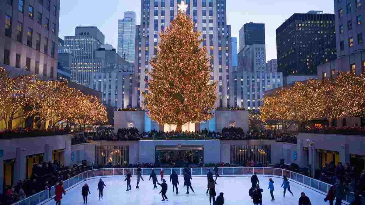  Iconic Rockefeller Center Christmas tree