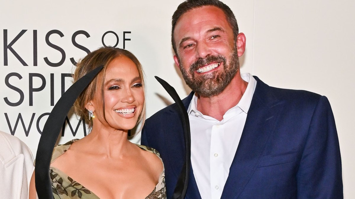 Jennifer Lopez and Ben Affleck: The Love Story Returns 2 Jennifer Lopez and Ben Affleck